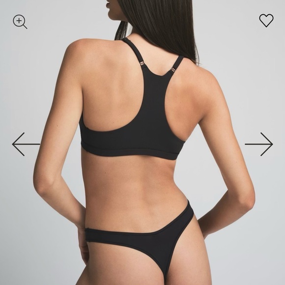 Skims FITS EVERYBODY RACERBACK TRIANGLE BRALETTE in black - Picture 2 of 5